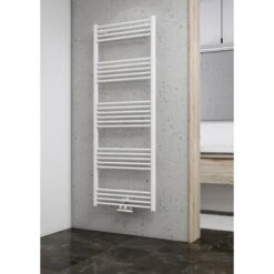 Schulte Design-Heizkörper Gerade Mit Mittenanschluss 691 W Alpinweiß